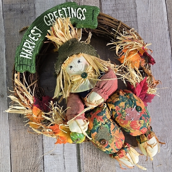Autumn Scarecrow Wreath w/ Leaves "Harvest Greetings" - Picture 1 of 3